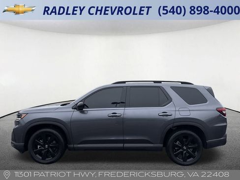 Used 2025 Honda Pilot Black Edition image 13