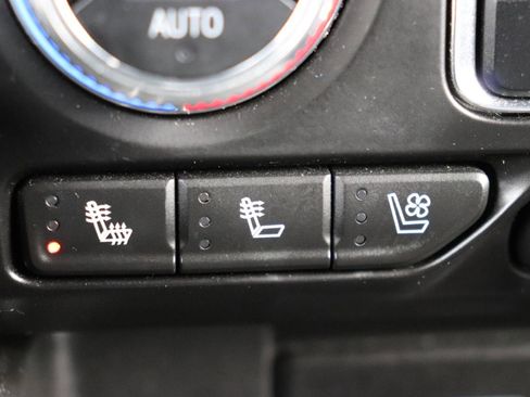 Used 2024 GMC Yukon SLT image 41