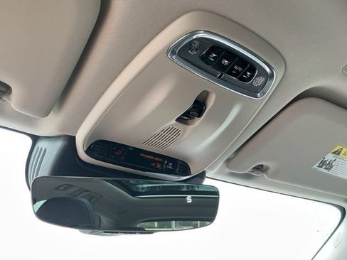 Certified 2025 Volvo XC60 T8 Ultra AWD/4WD image 20