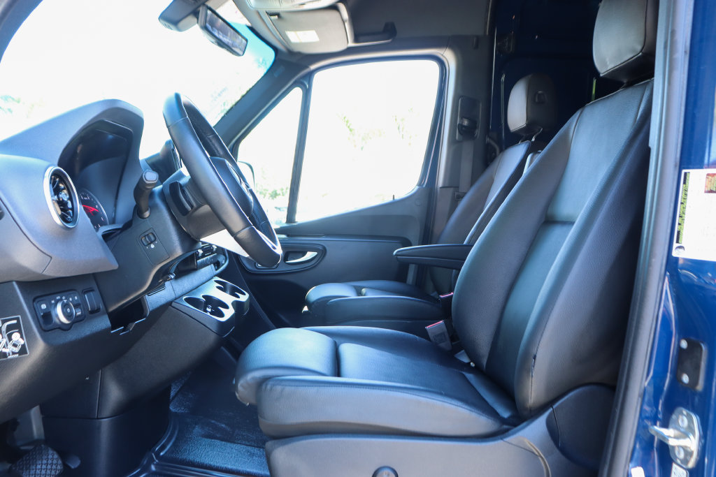 Used 2025 Mercedes-Benz Sprinter 2500 image 23