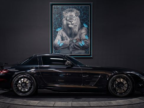 Used 2012 Mercedes-Benz SLS AMG Coupe image 23