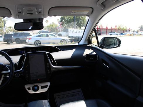 Used 2017 Toyota Prius Prime Advanced FWD image 21