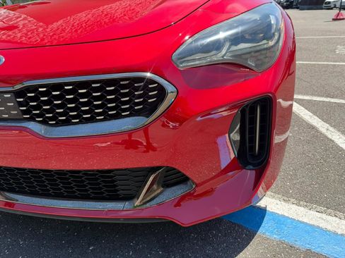 Used 2018 Kia Stinger GT2 image 6