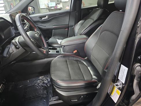 Used 2023 Ford Escape ST-Line w/ Tech Pack #1 AWD/4WD image 17