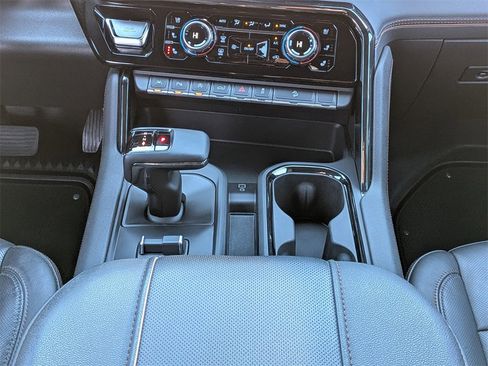 Used 2024 GMC Sierra 1500 AT4 w/ Technology Package image 19