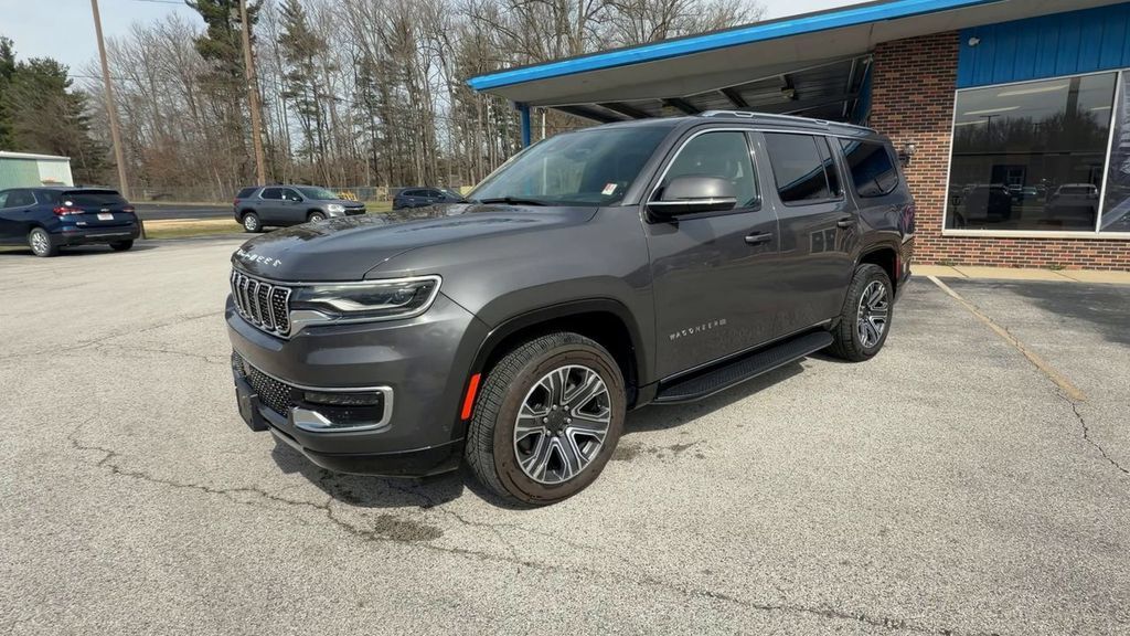 Used 2022 Jeep Wagoneer Series III AWD/4WD image 4
