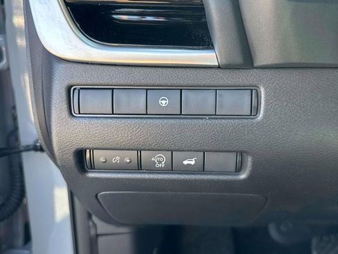 Used 2023 Nissan Rogue SL FWD image 31