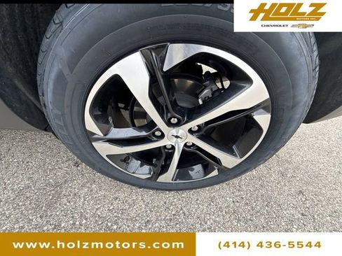 Certified 2024 Chevrolet Trax RS w/ Driver Confidence Package FWD image 29