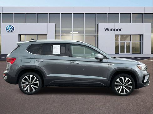 Used 2024 Volkswagen Taos SE FWD image 6