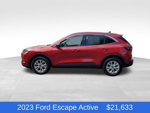 Used 2023 Ford Escape Active AWD/4WD image 2