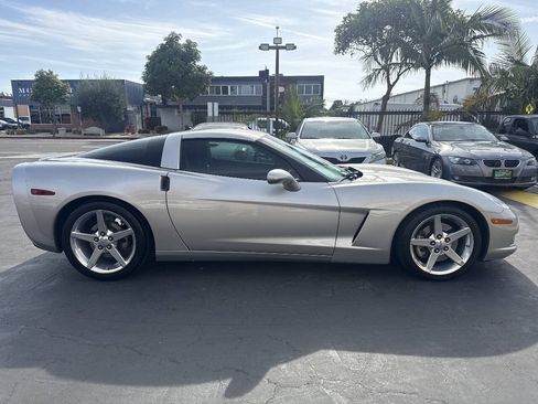 Used 2005 Chevrolet Corvette Coupe w/ Preferred Equipment Group RWD image 6