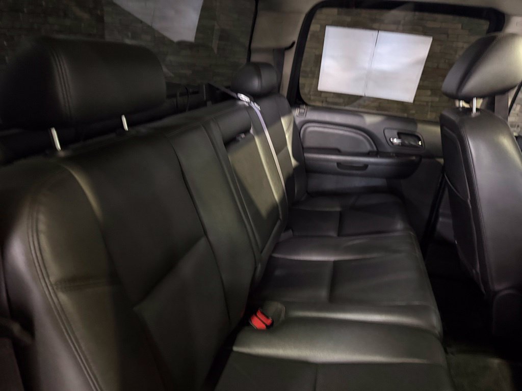 Used 2011 GMC Sierra 2500 Denali w/ Suspension Package, Off-Road AWD/4WD image 33
