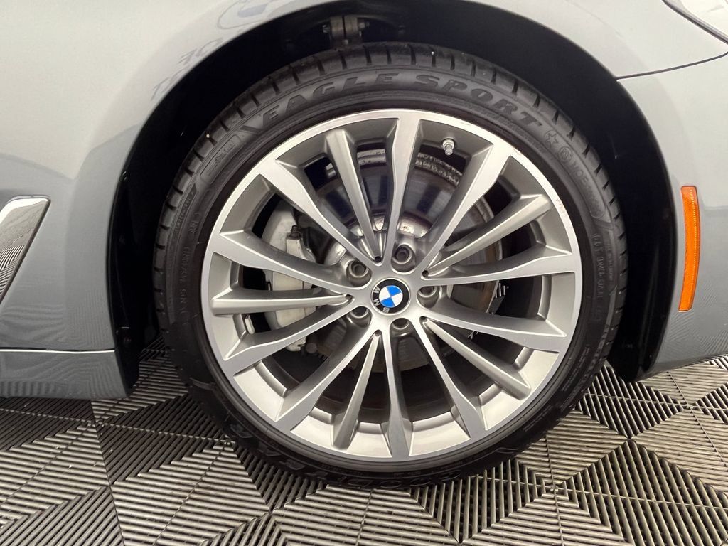 Used 2023 BMW 530i xDrive w/ Convenience Package AWD/4WD image 14