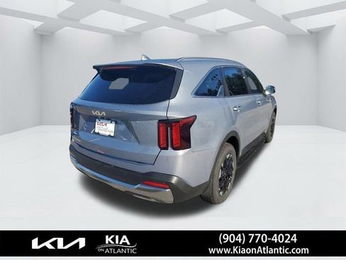 New 2025 Kia Sorento S FWD image 2