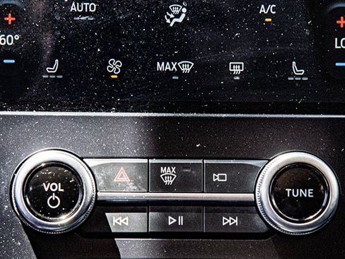 Used 2024 Ford Edge SEL AWD/4WD image 19