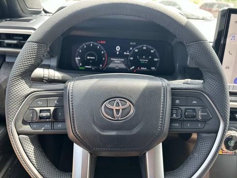 New 2026 Toyota Tacoma Limited AWD/4WD image 31