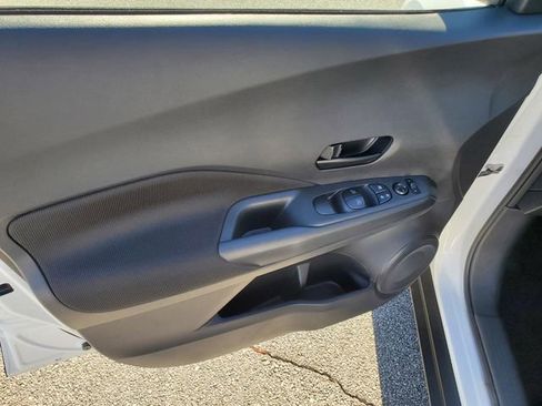 Certified 2025 Nissan Kicks Play S image 15