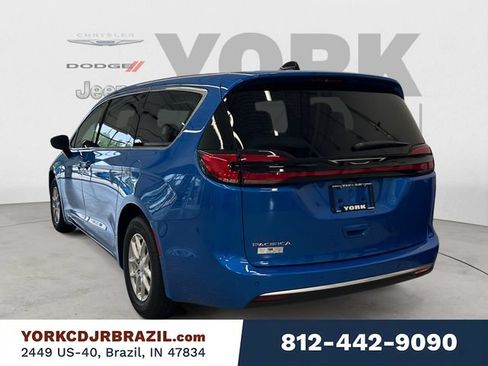 New 2027 Chrysler Pacifica Select w/ Family Tech Group FWD image 3