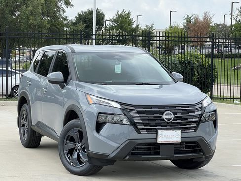 New 2026 Nissan Rogue SV FWD image 2