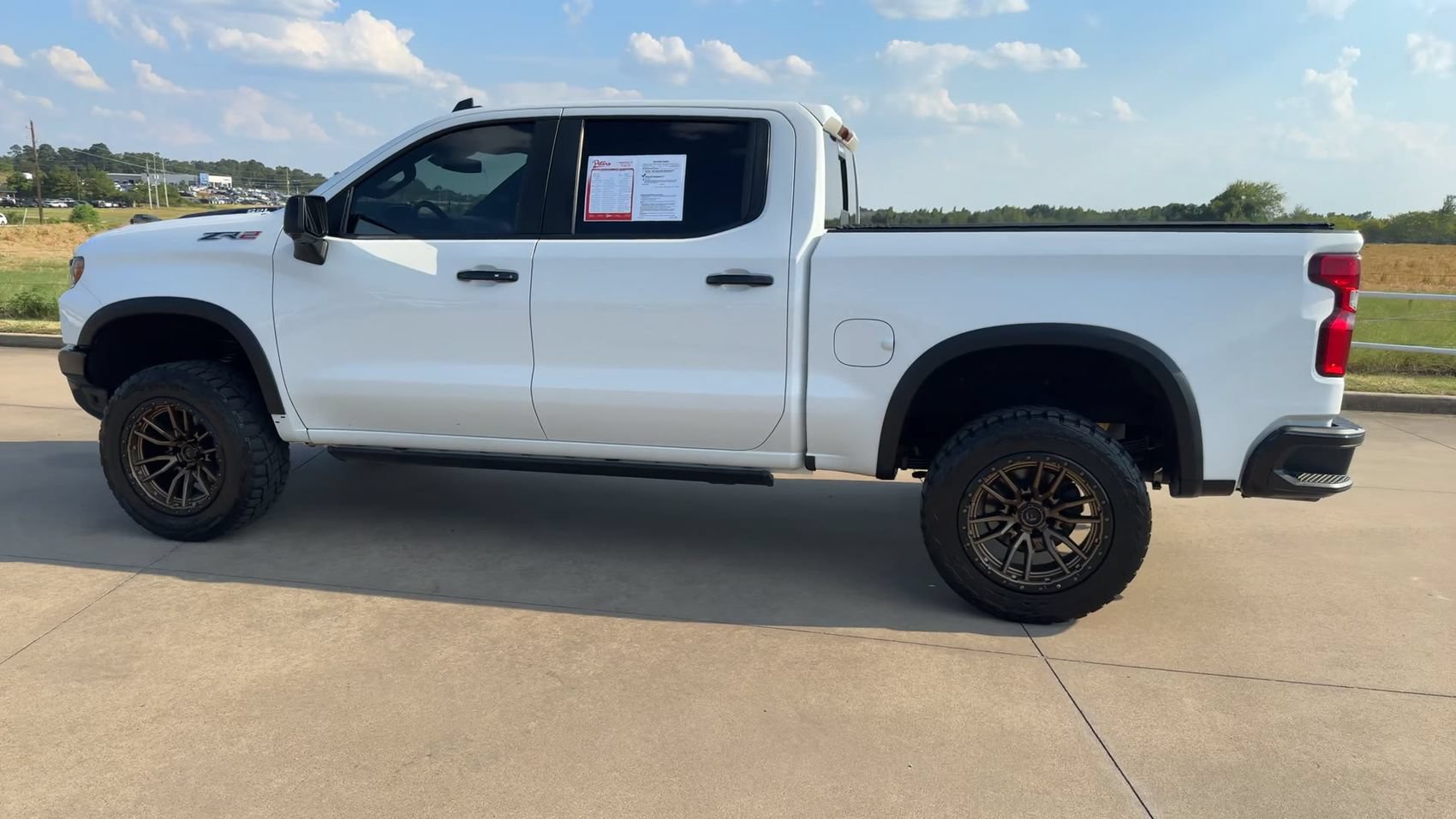Used 2023 Chevrolet Silverado 1500 ZR2 AWD/4WD image 6
