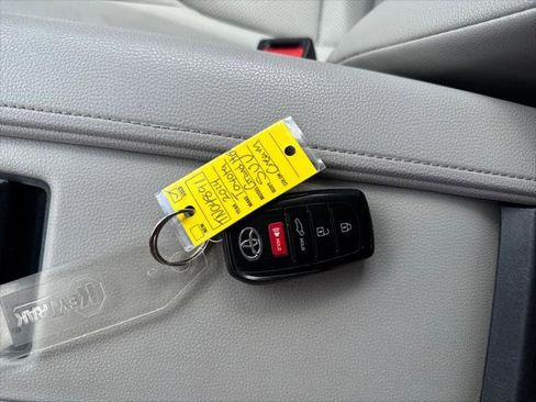 Certified 2024 Toyota Grand Highlander XLE image 67