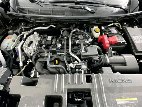 Used 2025 Nissan Kicks SV image 15