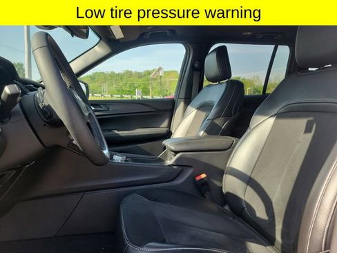 Used 2024 Jeep Grand Cherokee Altitude AWD/4WD image 24
