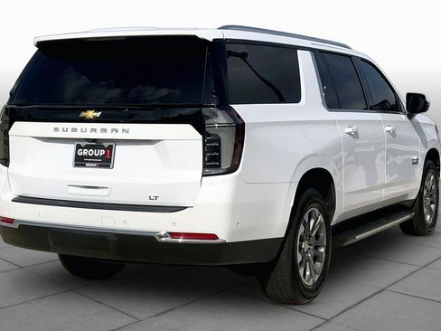 Used 2025 Chevrolet Suburban LT w/ Comfort Package RWD image 13