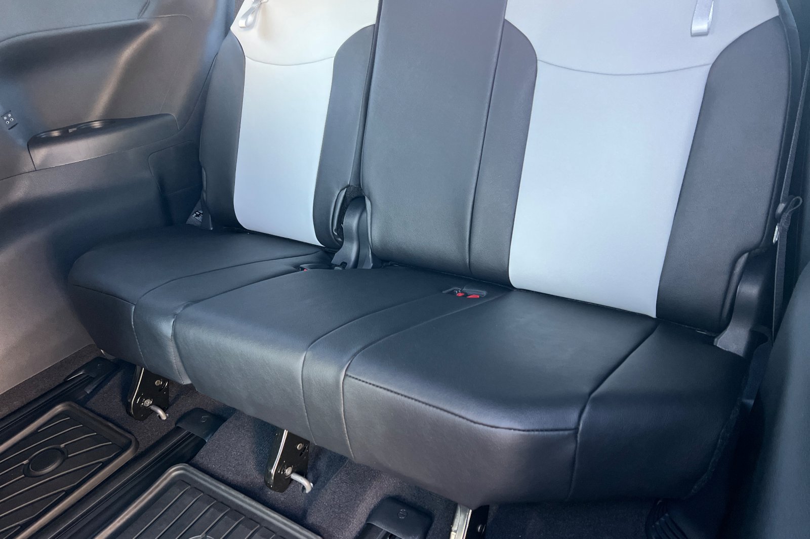 Certified 2026 Toyota Sienna XSE FWD image 15