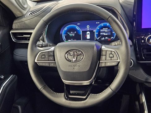 New 2026 Toyota Highlander Platinum AWD/4WD image 15