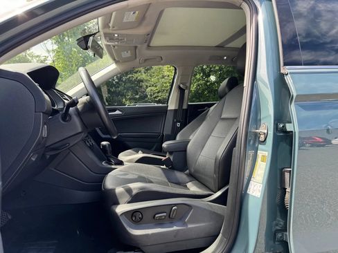 Used 2020 Volkswagen Tiguan SE w/ Panoramic Sunroof Package AWD/4WD image 19