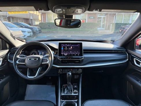 Certified 2022 Jeep Compass Limited image 33