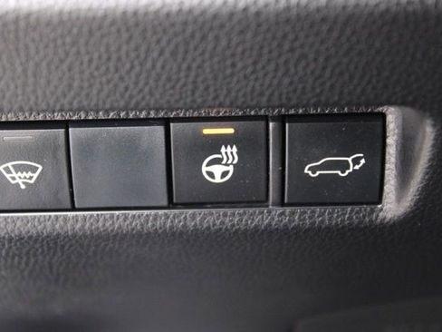 Used 2019 Toyota RAV4 Limited image 32