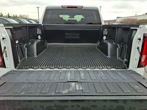 Used 2025 GMC Sierra 1500 SLT image 30