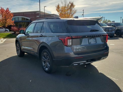 New 2026 Ford Explorer Active w/ Active Comfort Package image 3
