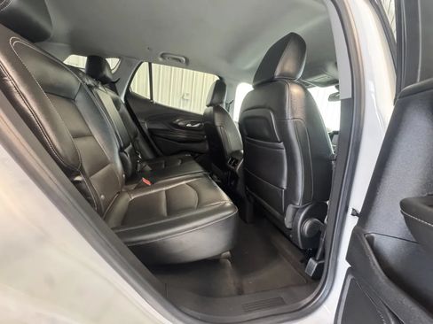 Used 2024 GMC Terrain SLT AWD/4WD image 19