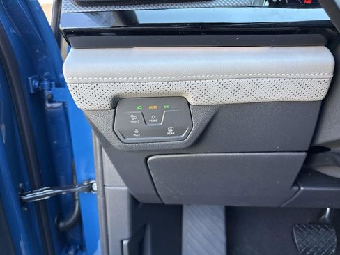 New 2025 Volkswagen Atlas Cross Sport SEL image 16