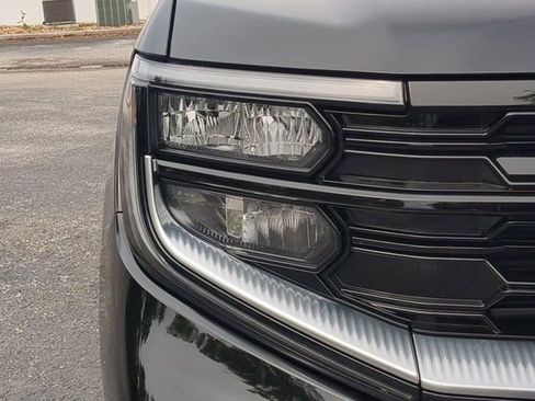 Used 2025 Ford Expedition Platinum w/ Driver's Package image 9