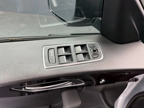 Used 2019 Jaguar F-PACE Premium AWD/4WD image 41