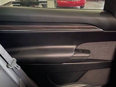 Used 2022 Tesla Model X image 34