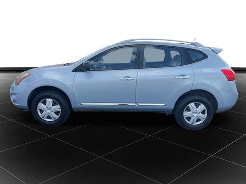 Used 2015 Nissan Rogue S w/ Convenience Package AWD/4WD image 2