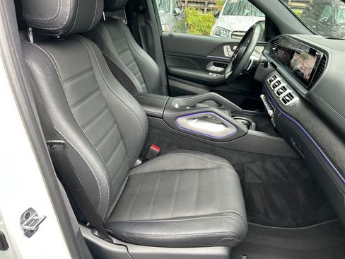 Certified 2025 Mercedes-Benz GLS 450 4MATIC image 56