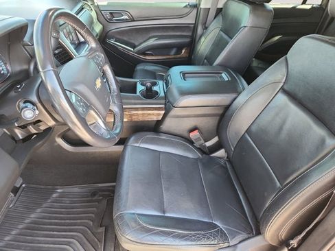 Used 2018 Chevrolet Suburban LT image 9