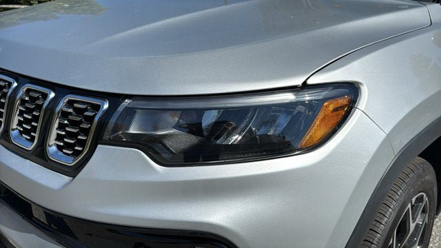 Certified 2025 Jeep Compass Limited AWD/4WD image 9