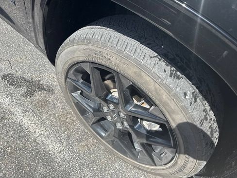 Used 2024 Chevrolet Traverse RS w/ LPO, Floor Liner Package AWD/4WD image 36