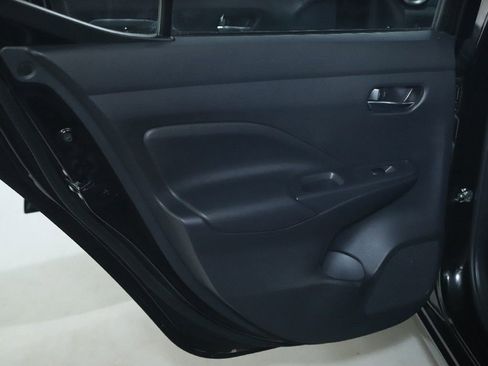 Used 2025 Nissan Versa SV FWD image 13