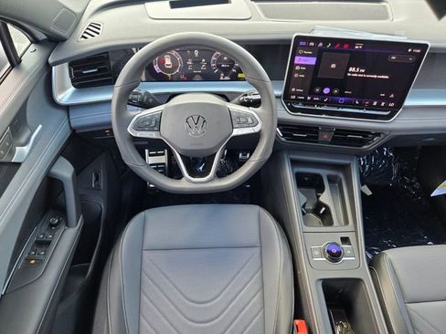 New 2026 Volkswagen Tiguan SE R-Line image 15