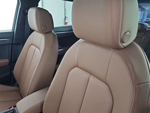 Certified 2025 Audi Q3 2.0T Premium Plus w/ Premium Plus Package AWD/4WD image 16