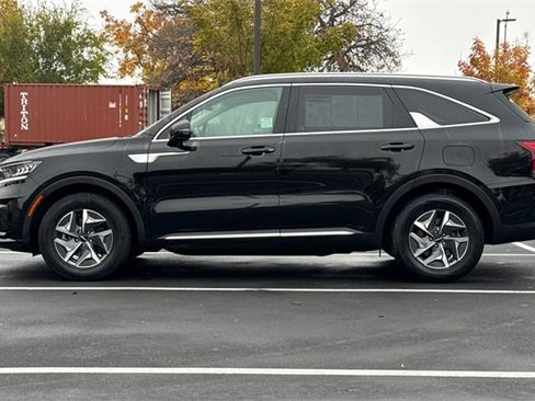 Certified 2023 Kia Sorento EX w/ Panoramic Sunroof Package image 9
