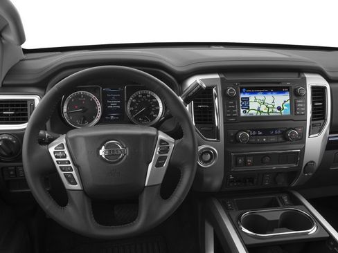 Used 2017 Nissan Titan SV AWD/4WD image 7